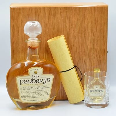 Penderyn Single Malt Welsh Whisky Millennium 2000 Decanter 70cl + 5cl