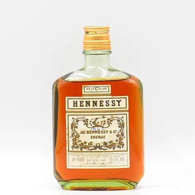 Hennessy Bras Arme 3 Star Cognac 11 1/2 Fl Oz 1960s