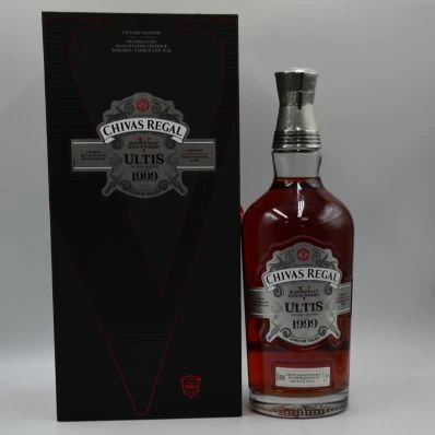 Chivas Regal 20 Year Old Scotch Whisky Manchester Utd Ultis Victory Edition 1999