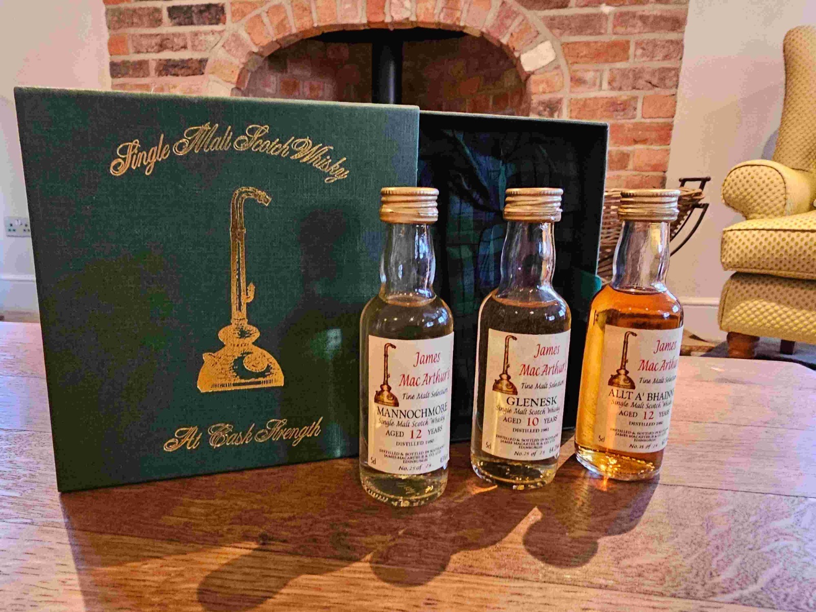 Whisky miniatures gift set in front of the fire